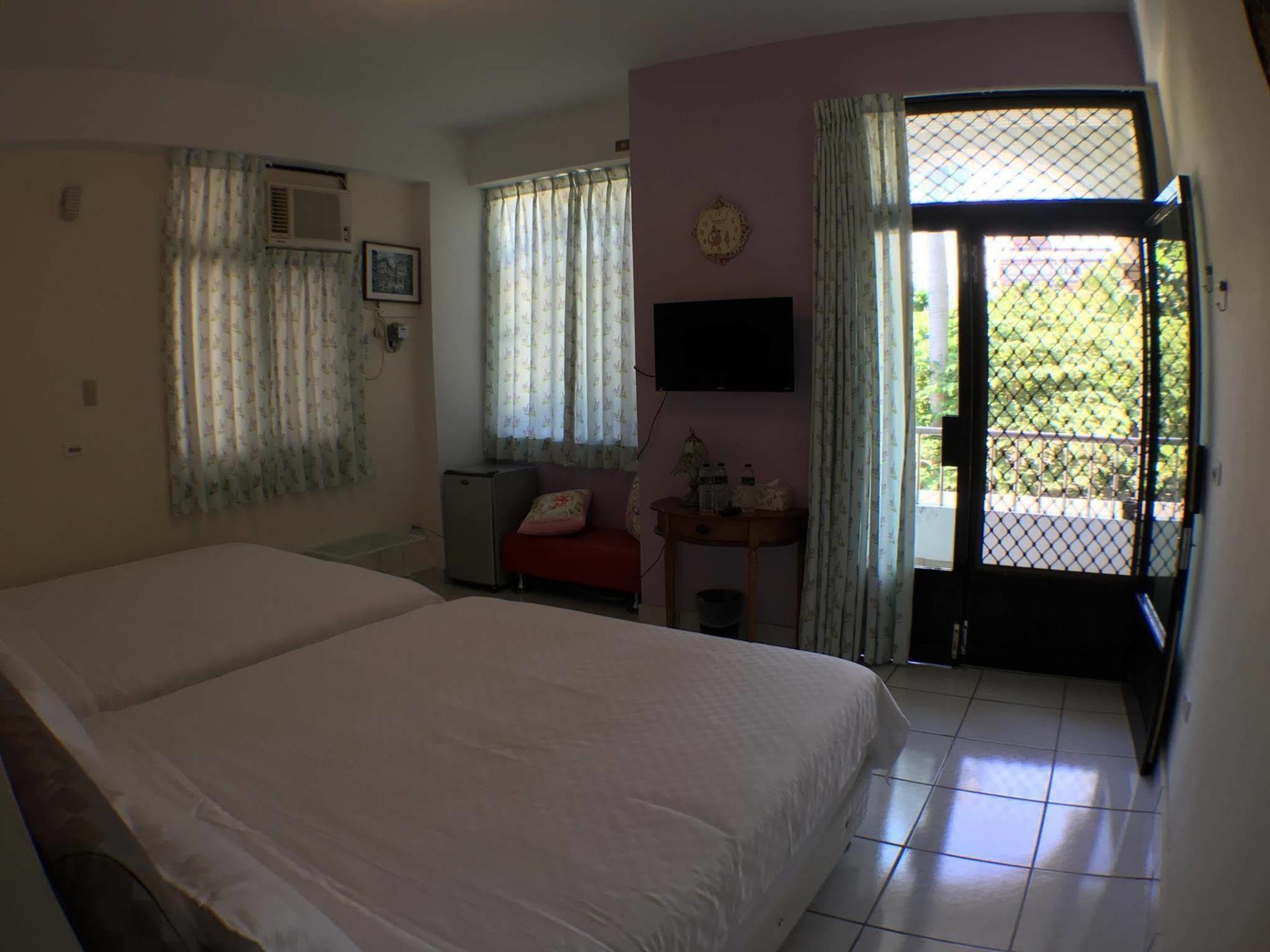 Zizai Garden Bed And Breakfast Hualien City Ngoại thất bức ảnh